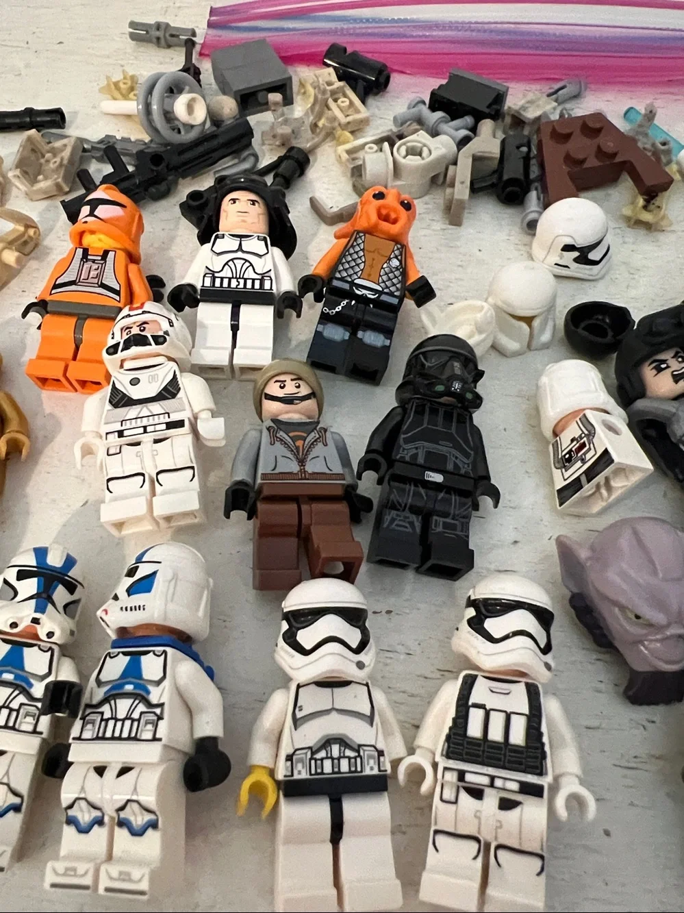 Huge Lot Lego Star Wars mini figures & pieces